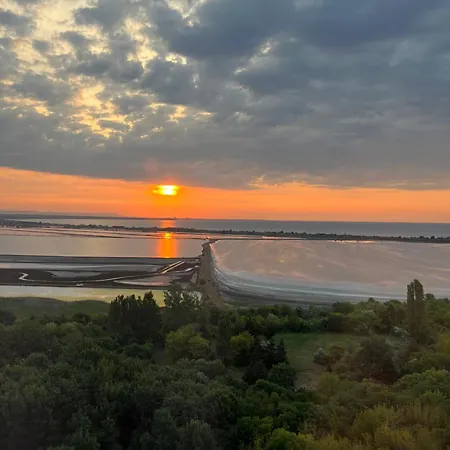 Апартаменти Sky Sea Бургас